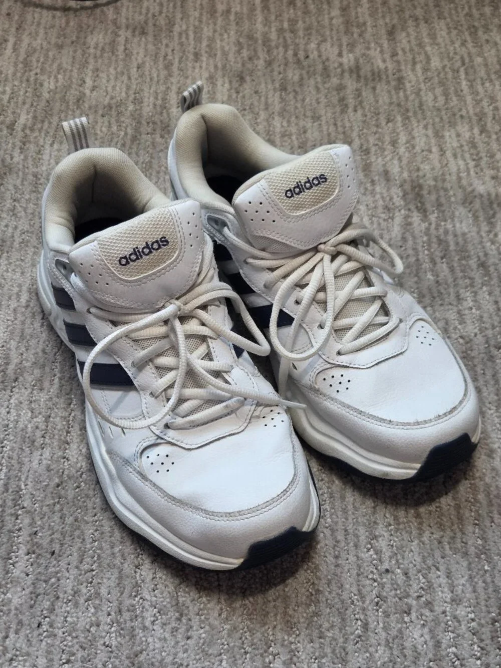 Adidas Sneakers